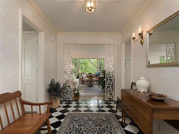 3rd image of 1523 Thomas Cir