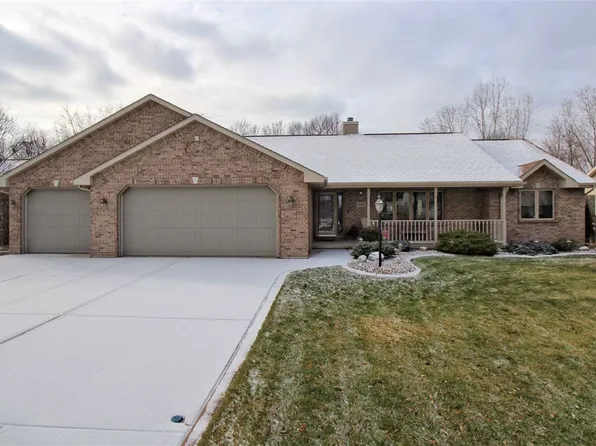 1585 Redstone Trl, Green Bay, WI 54313