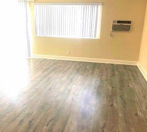5th image of 17938 Burbank Blvd #2411