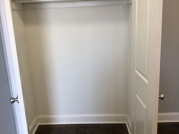 5th image of 1127 Cantrell St