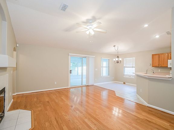 3rd image of 532 Redberry Ln