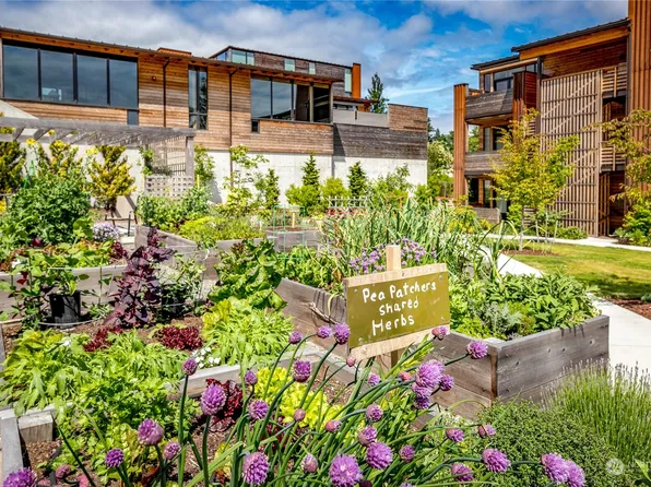 221 NW Wyatt Way NW #A204, Bainbridge Island, WA 98110