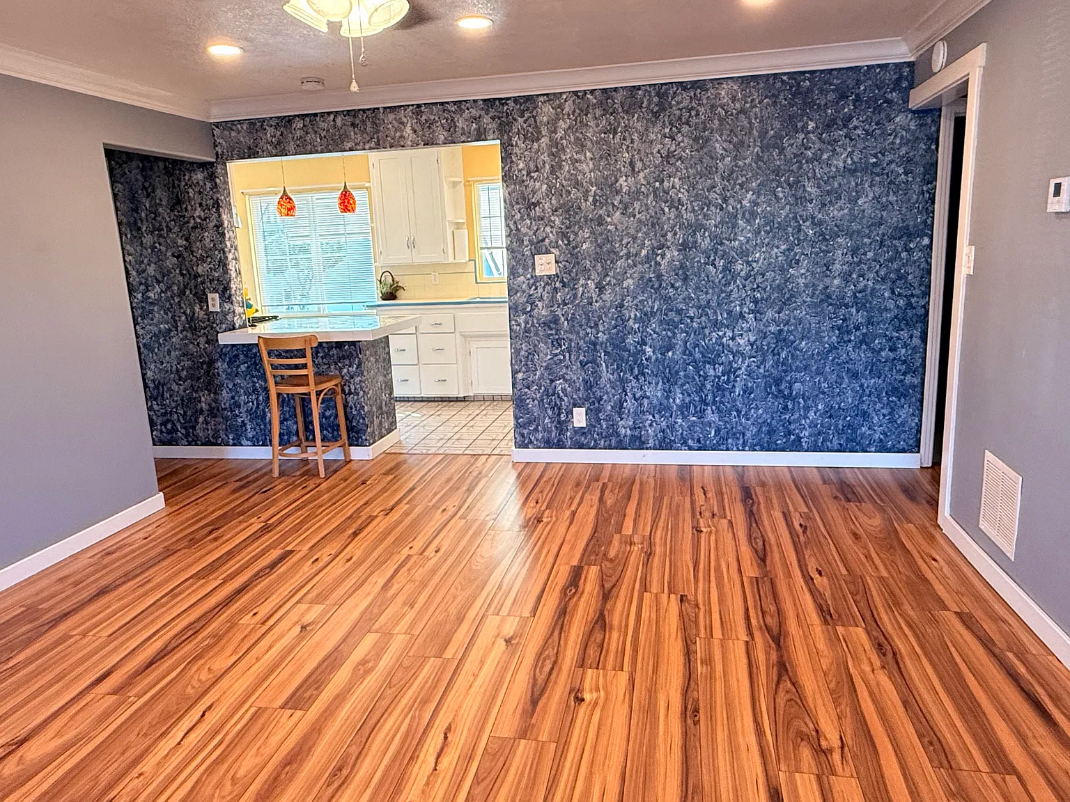 3 bed, 1.5 bath, 1110 sqft, $3,680 — Photo 3