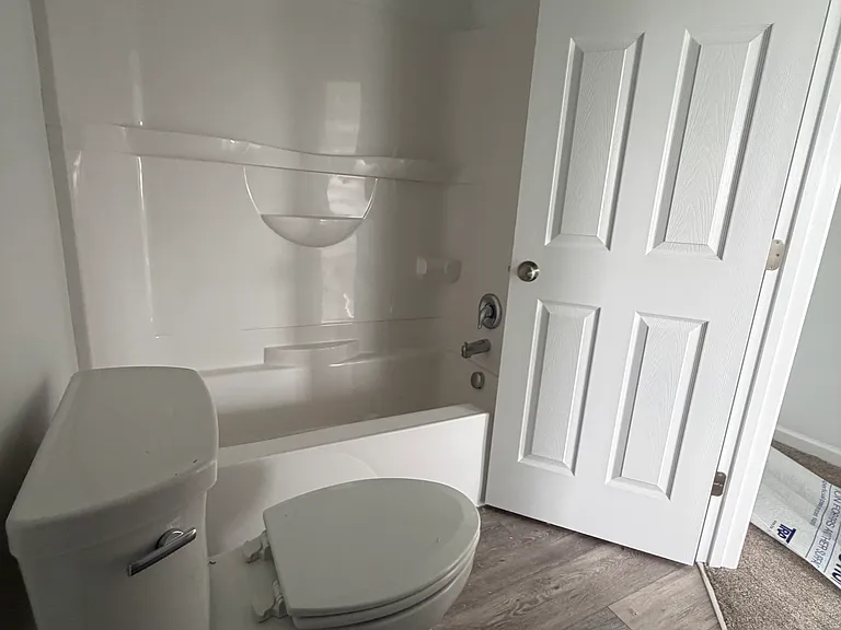 121 Westover Dr — Photo 29