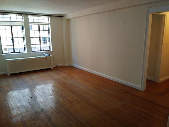 3rd image of 314 E 41st St APT 1001B