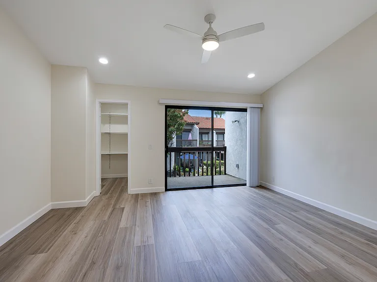 319 Molokai Dr — Photo 28