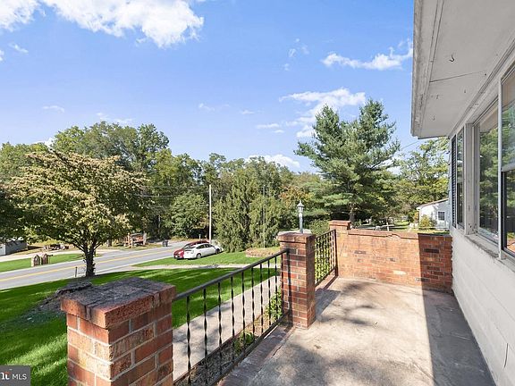 2nd image of 2119 Mayberry Rd