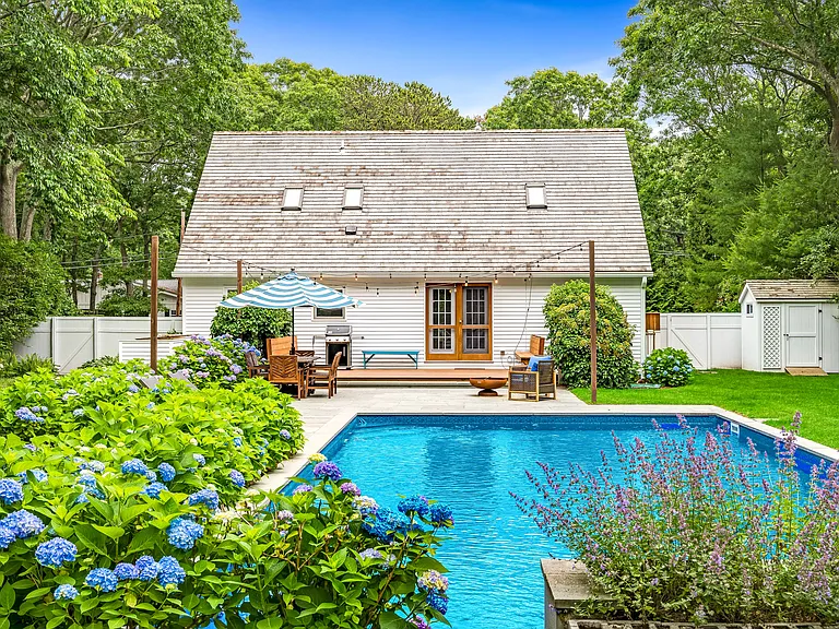 97 Wainscott Northwest Rd — Photo 9