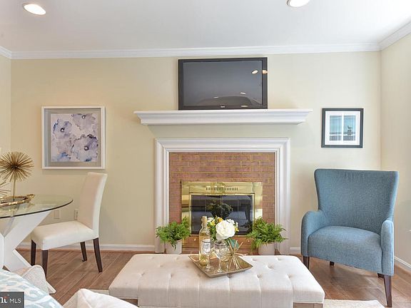 4th image of 2524 N Fairfax Dr #B
