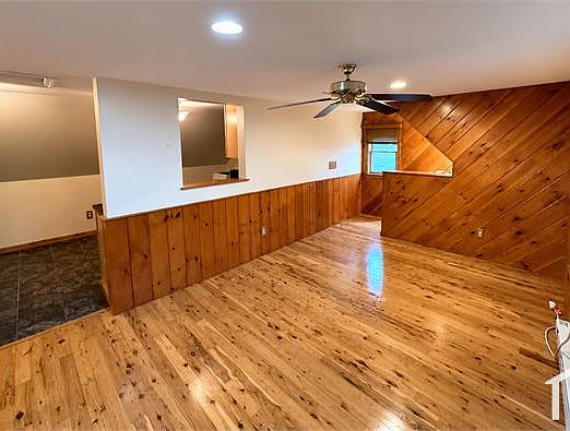 5th image of 9 Weir Ave #3