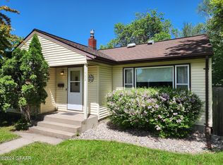 1502 14th Ave S, Grand Forks, ND 58201