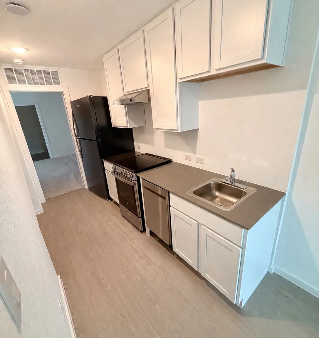 2 bed, 850 sqft, $1,400 — Photo 2