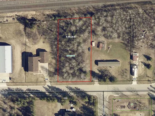 704 2nd St NW, Baudette, MN 56623