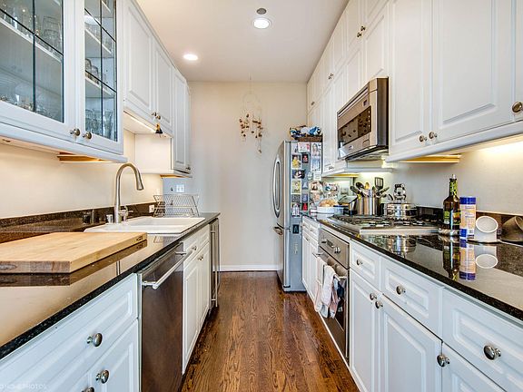 3rd image of 1155 W Armitage Ave APT 601