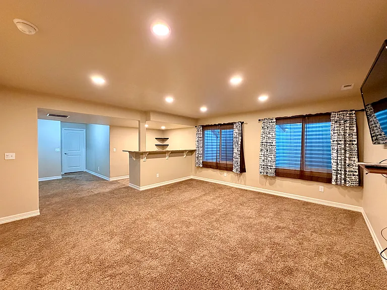 2760 Bridle Dr — Photo 23
