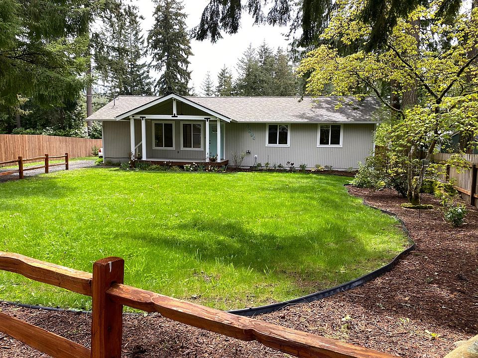 Inviting and peaceful front yard