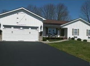 1451 Greenwood Ct, Bethlehem, PA 18015