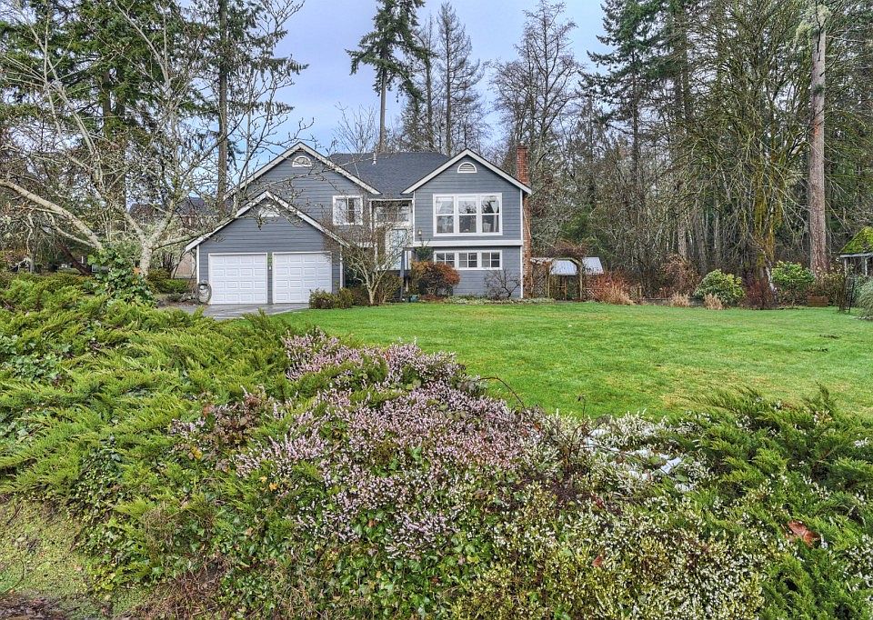 1st image of 779 NW Apple Blossom Loop