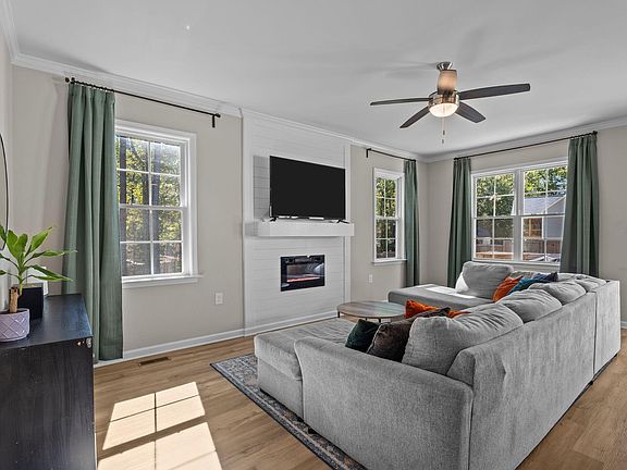 4th image of 3720 Mitchell Rd