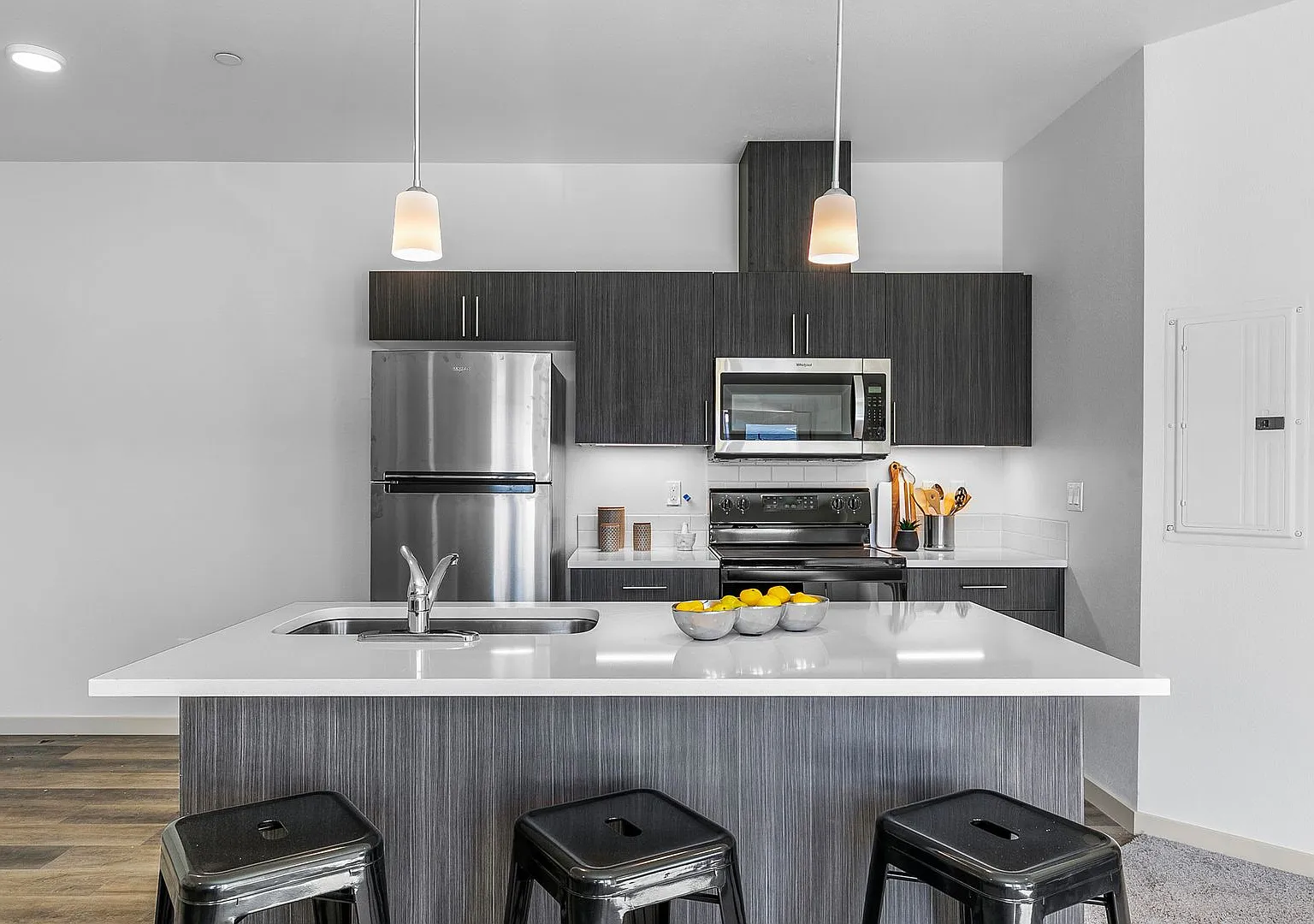 Studio Apartment in the Heart of Redmond — Photo 1