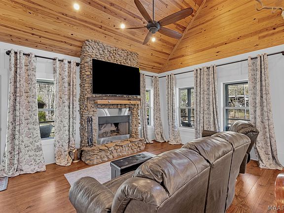 4th image of 272 Briar Loop Rd