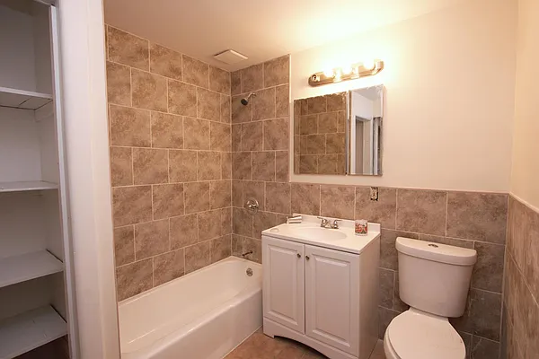 Rented by R New York | media 7