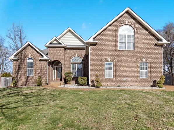 121 Cambria Dr, White House, TN 37188