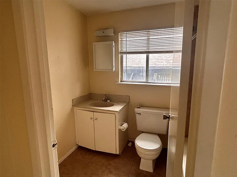 2408 Longview St #202 — Photo 8