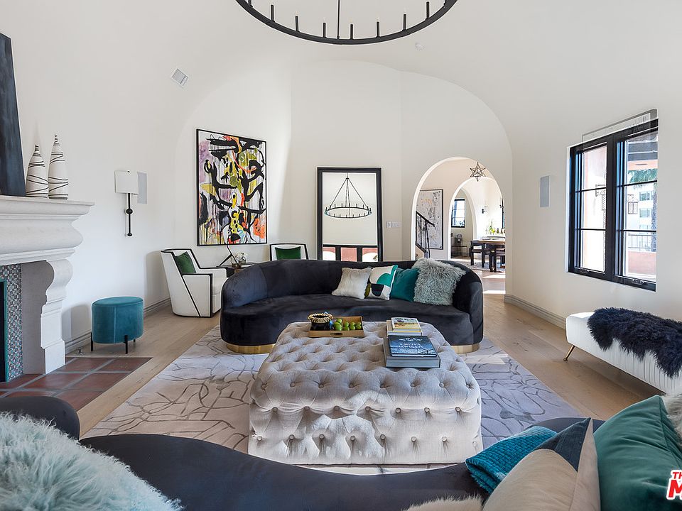 1st image of 8425 W Sunset Blvd