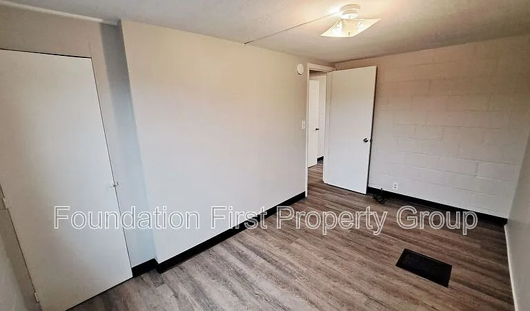 240 W High St #10 — Photo 15