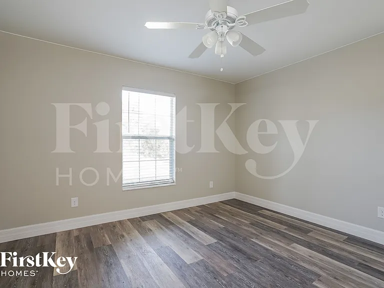 5298 Murphy St — Photo 9