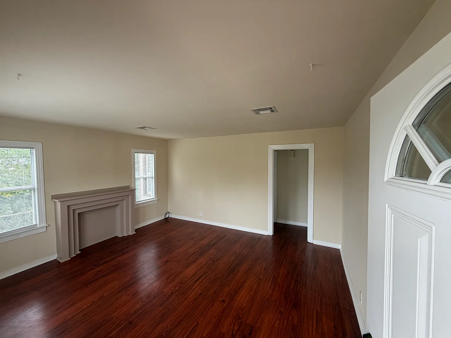 2 bed, 828 sqft, $1,000 — Photo 2