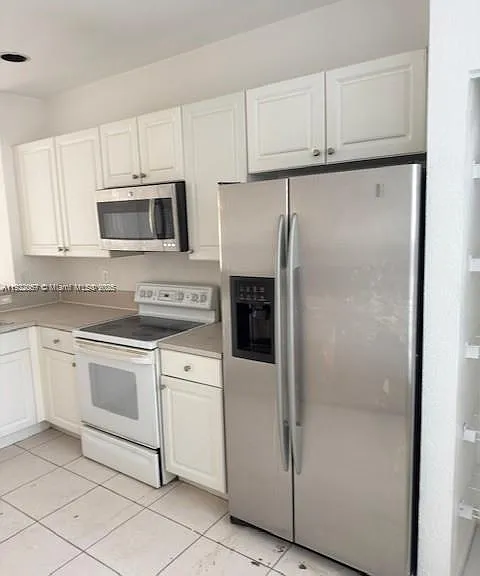 677 NW 42nd Ave #677 — Photo 2