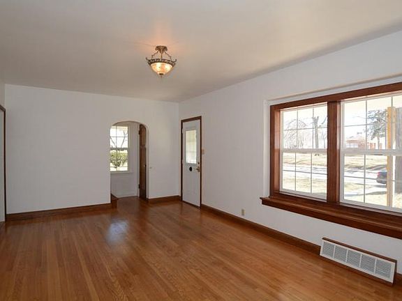 4th image of 182 W Wilbur Ave