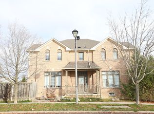 2 Catherina St, Markham, ON L6C2G1