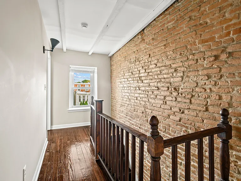 127 Seville St — Photo 28
