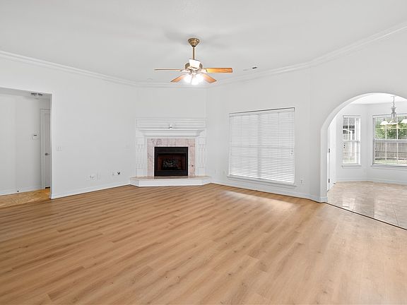 4th image of 2034 Willow Ridge Ave