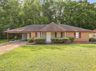 3945 Lost Lake Cir, Jackson, MS 39212
