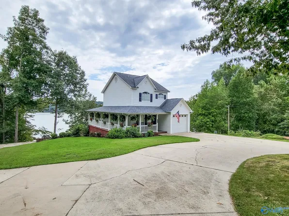 9552 Sergeant Holden Ln, Athens, AL 35614