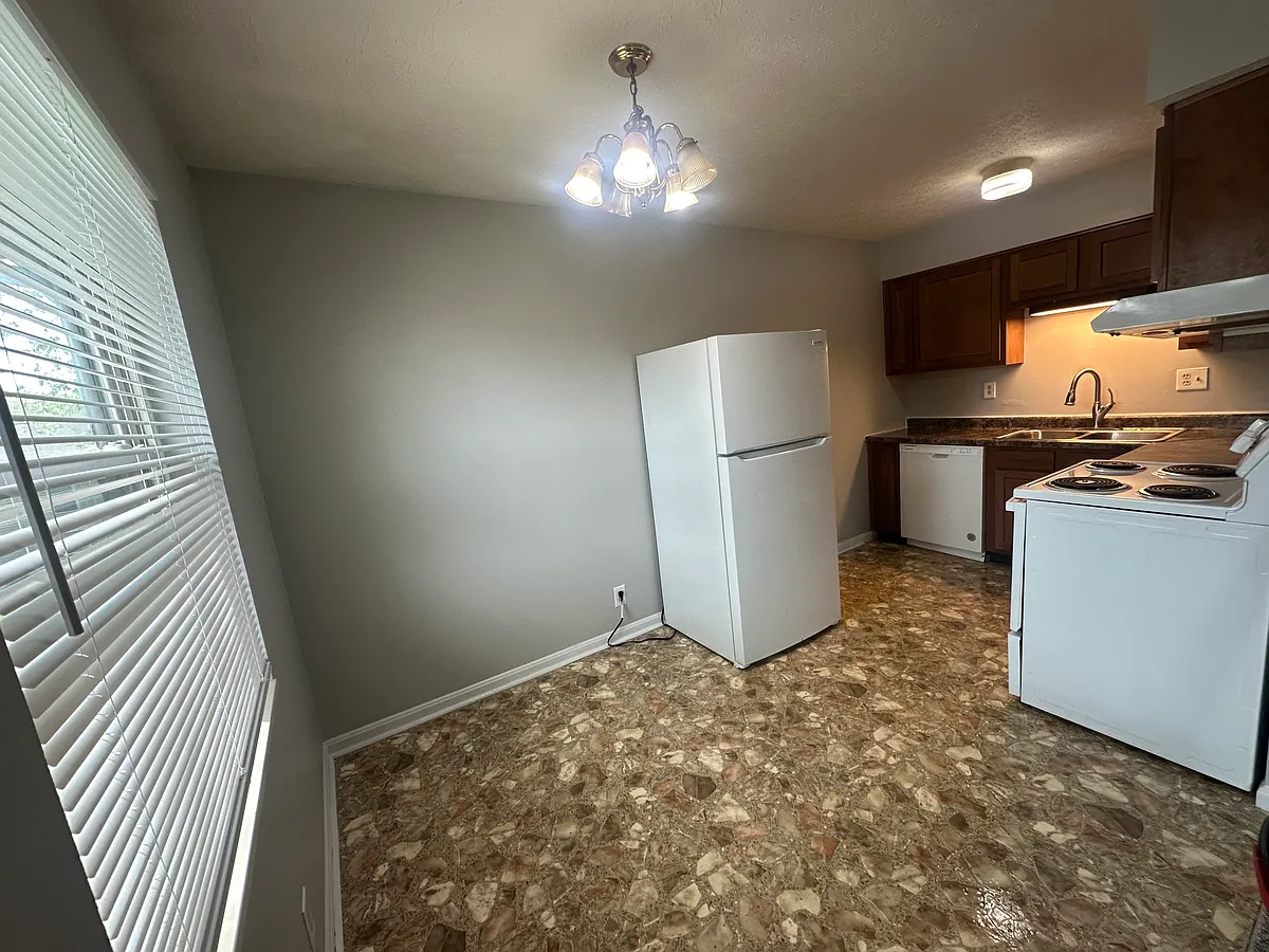 Building Photo - 4234 Haney Way #4