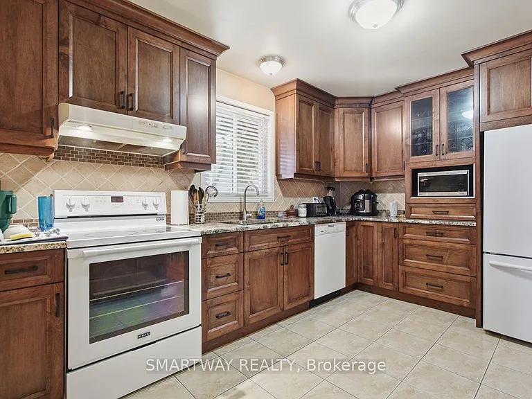 646 Ridgeview Dr — Photo 9