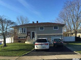 130 Headline Rd, Deer Park, NY 11729