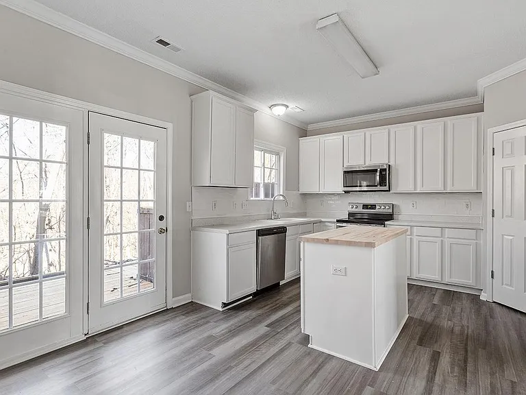 2839 Gross Ave — Photo 12