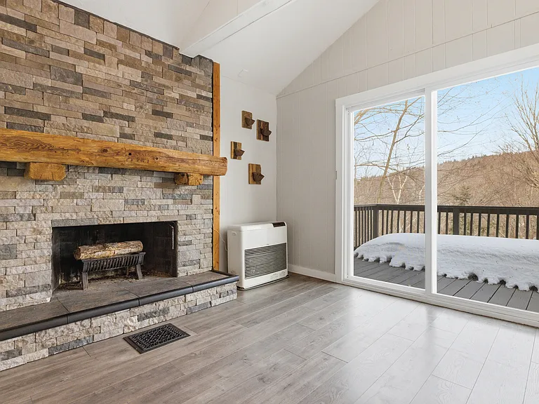 Hilltop Dr — Photo 19