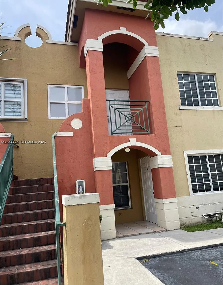Vista Alegre Townhomes Vi — Photo 2