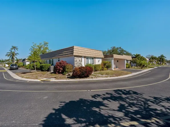 2305 Riverbluff Pkwy #V-256, Sarasota, FL 34231