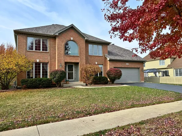 2520 Bangert Ln, Naperville, IL 60564