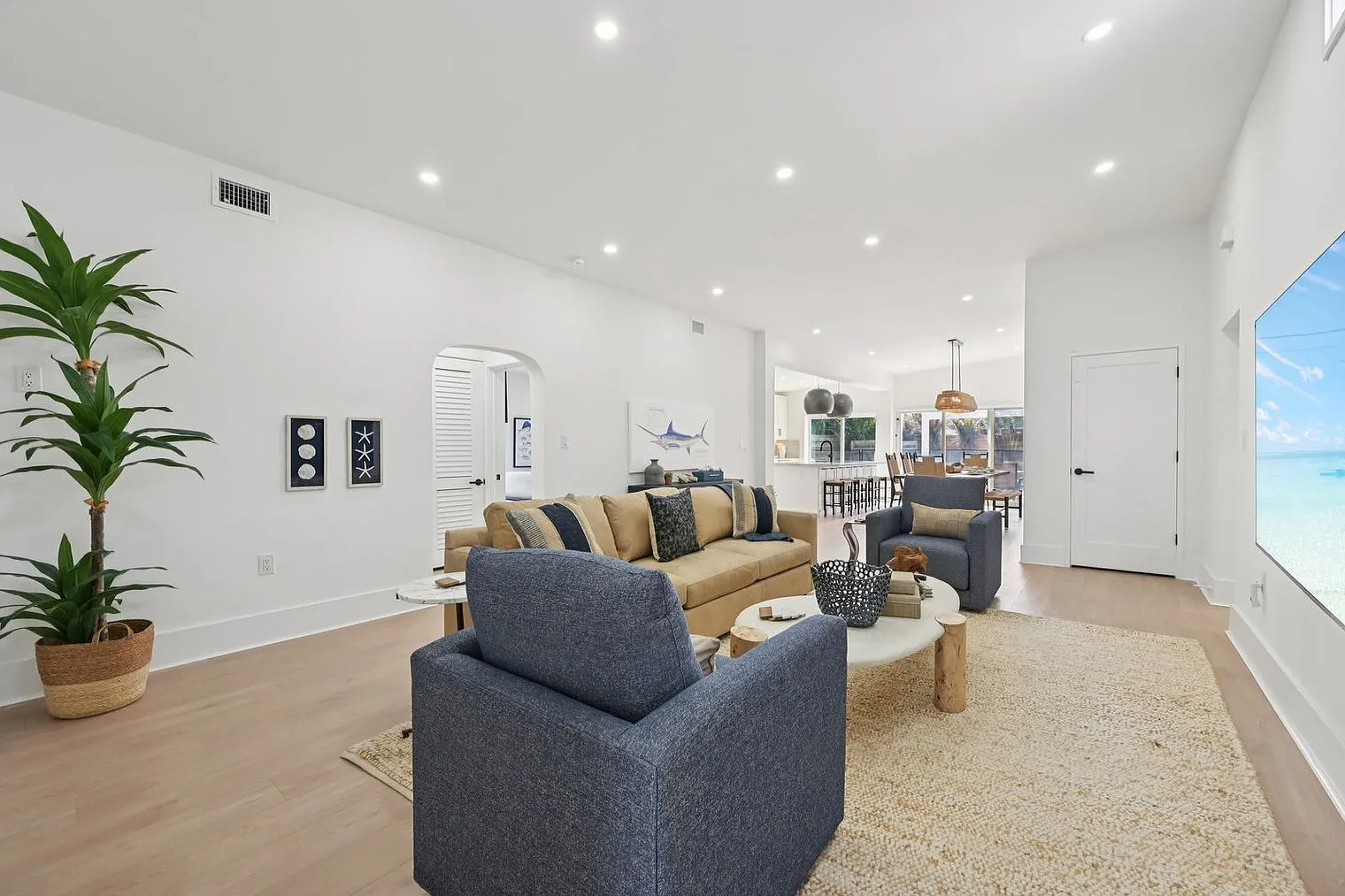 4 bed, 4.0 bath, 1894 sqft, $22,473 — Photo 1