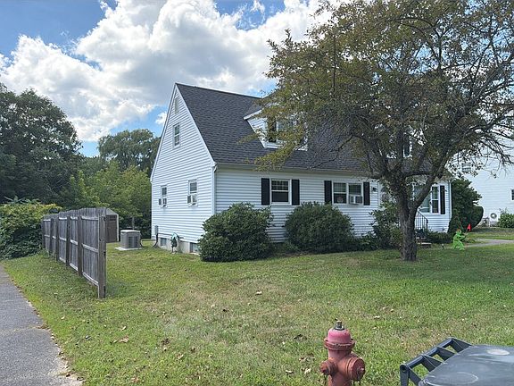 3rd image of 55 Old Groveland Rd