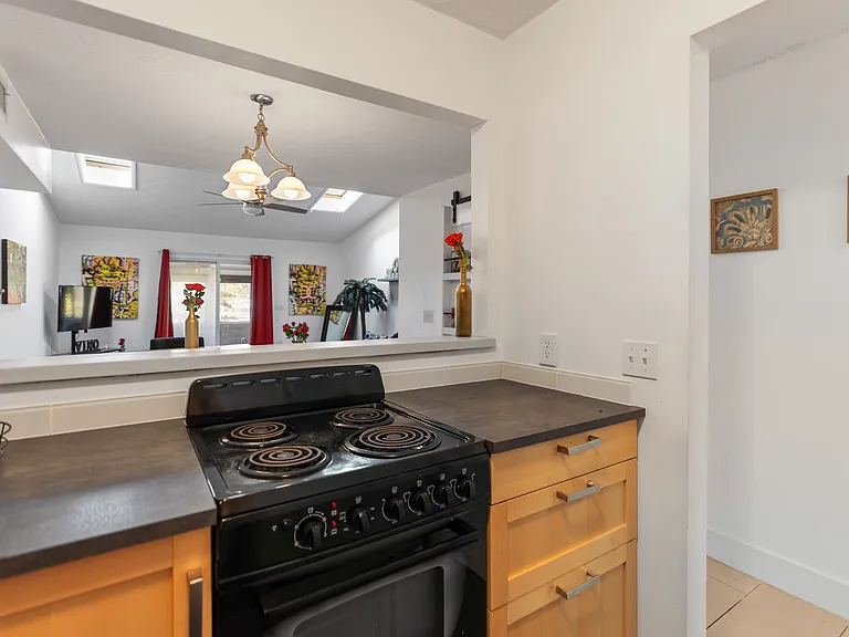 219 Arricola Ave #B — Photo 8